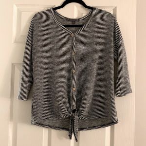 3/4 sleeve black and white striped shirt